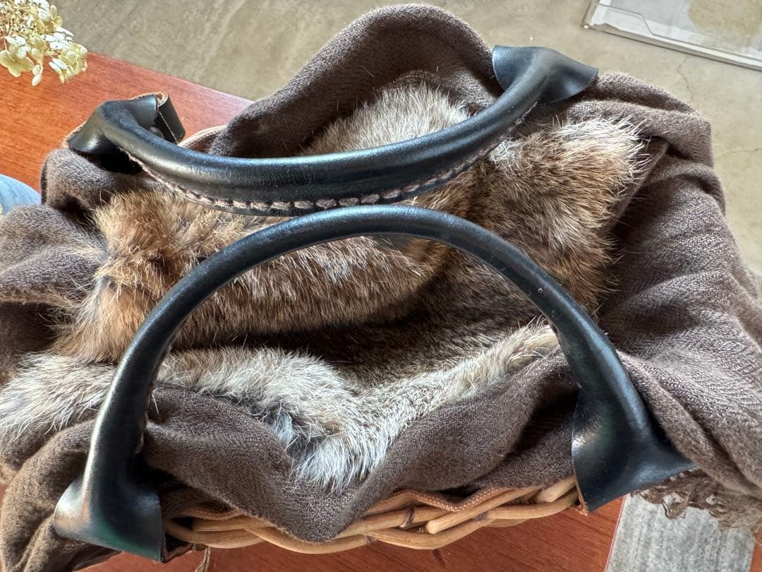 専用eb.a.gos エバゴス ブライドルシリーズ ラビットファー２本編みバッグ