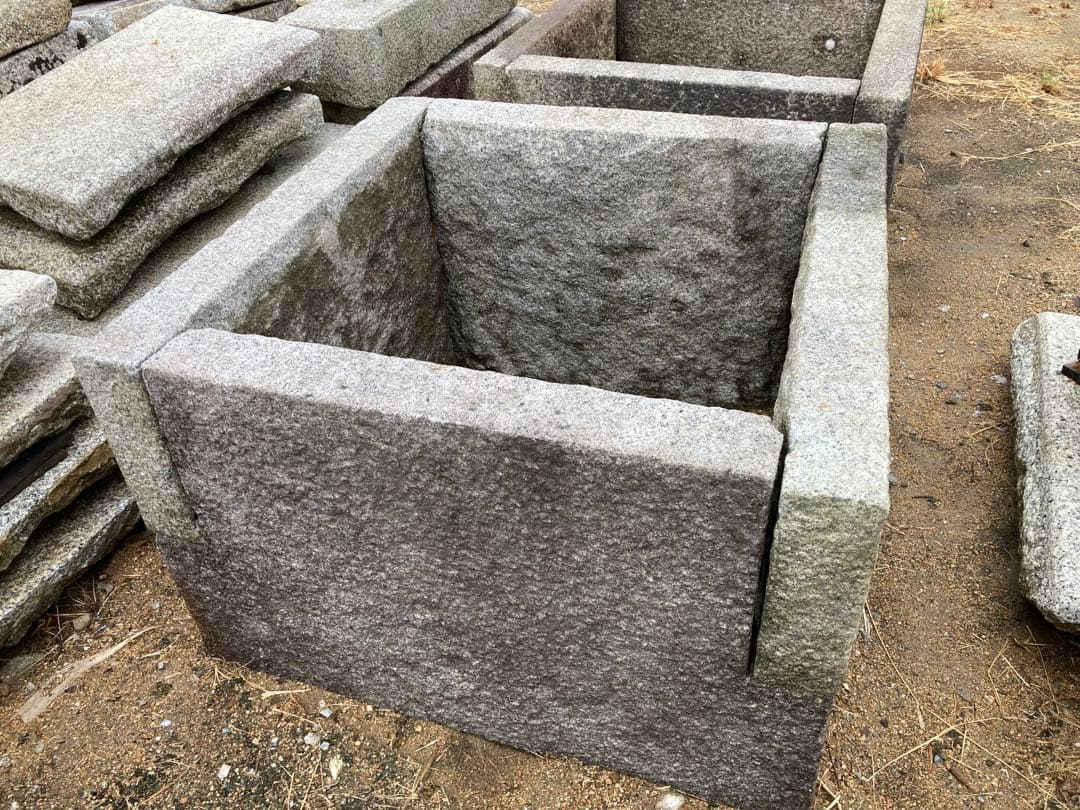 御影石製組井筒