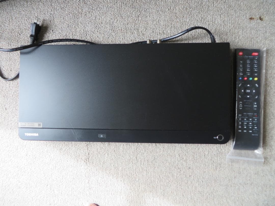 東芝ブルーレイレコーダー DBR-W2008　２番組　２TB　２０１８年製