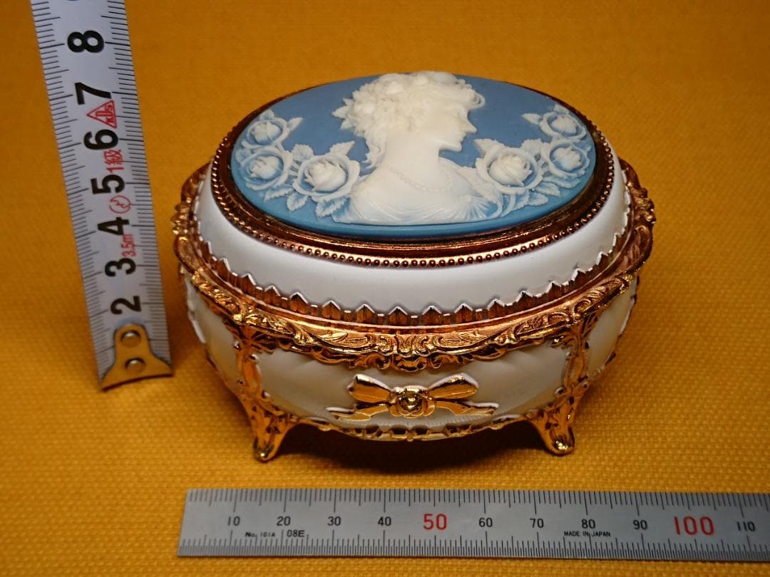【美品】オルゴール　ジュエリーボックス　カメオ　置物　工芸品　美術品　A1447