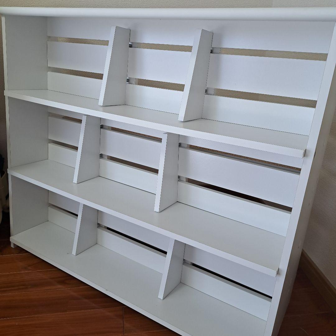 ホワイト 本棚 下段 コミック図書室