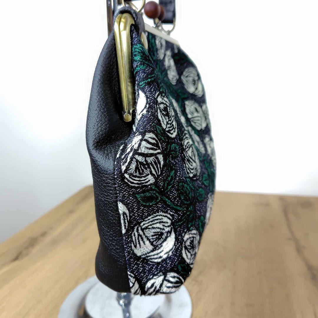 【専用】ミナペルホネン/rosyロージィーネイビー/木玉がま口ショルダー本