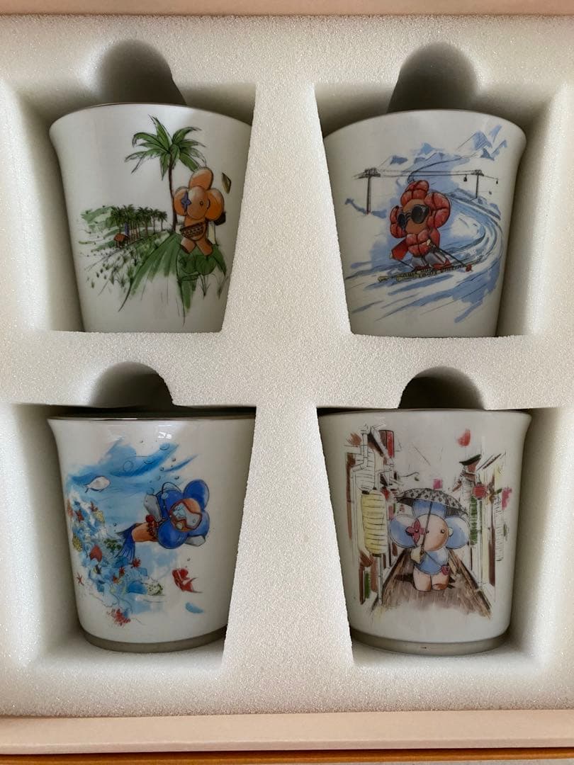 【未使用】LOUIS VUITTONヴィヴィエンヌ 陶磁器カップ プレートセット