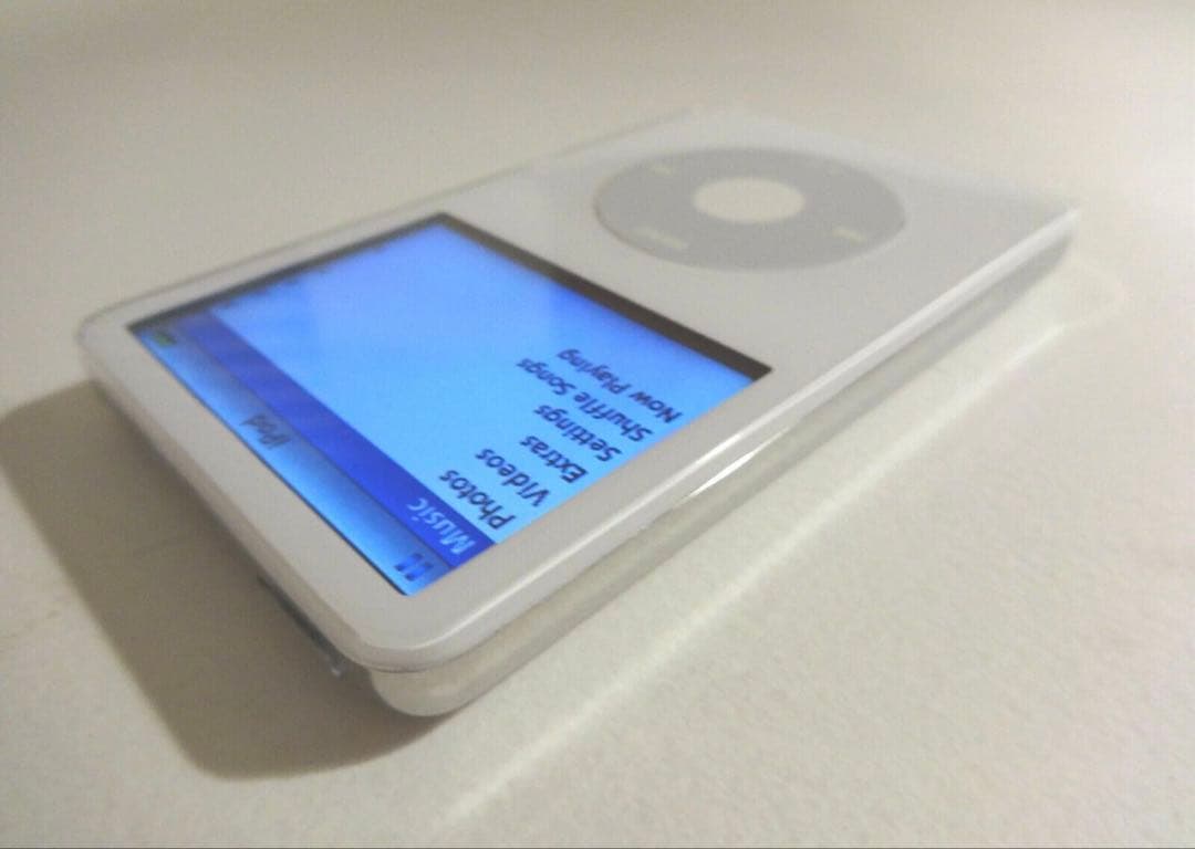 美品 iPod Classic 5世代30GB新品パネル•バッテリー