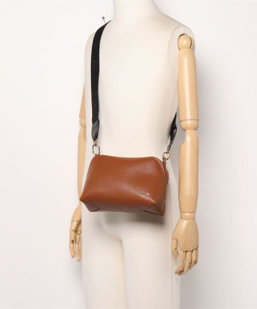 極美品★FURLA フルラ★AMICA クロスボディバッグ（ブラウン）