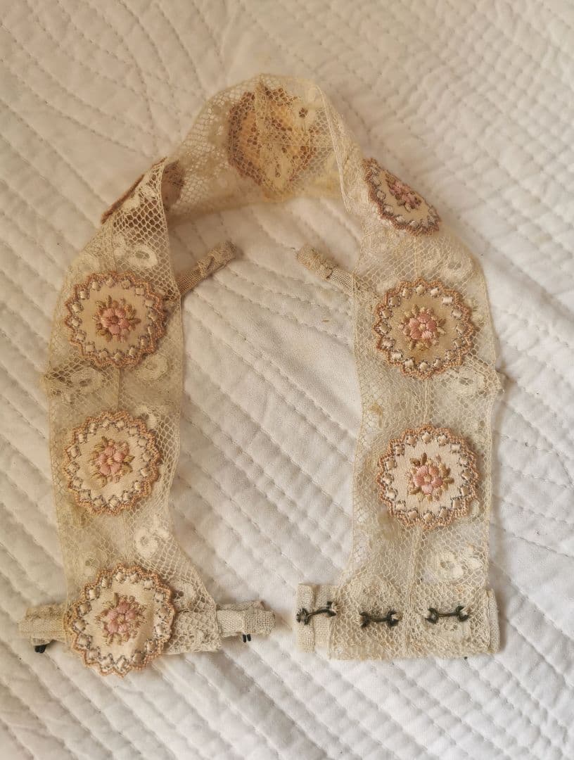 アンティークフランス 付け襟＆ウェストベルト ヴァレンシエンヌ＆花刺繍アップリケ