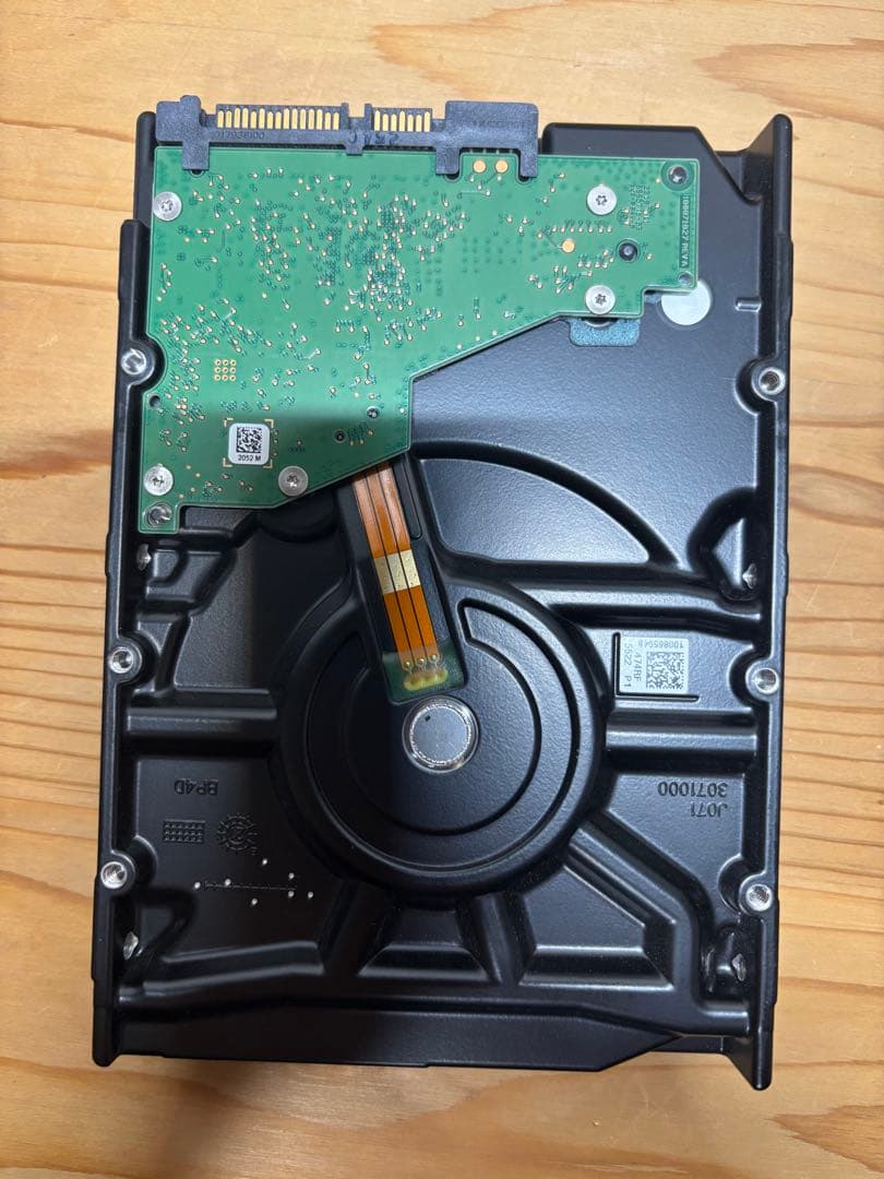 内蔵型ハードディスクドライブ Seagate IronWolf 8TB ST8000VN004 3.5