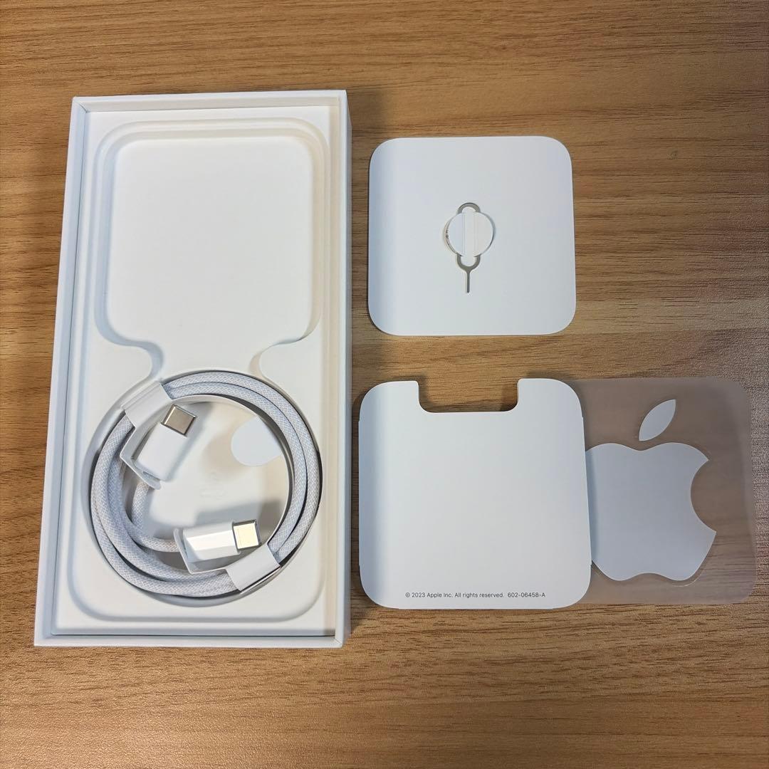 iPhone 15 本体 128GB