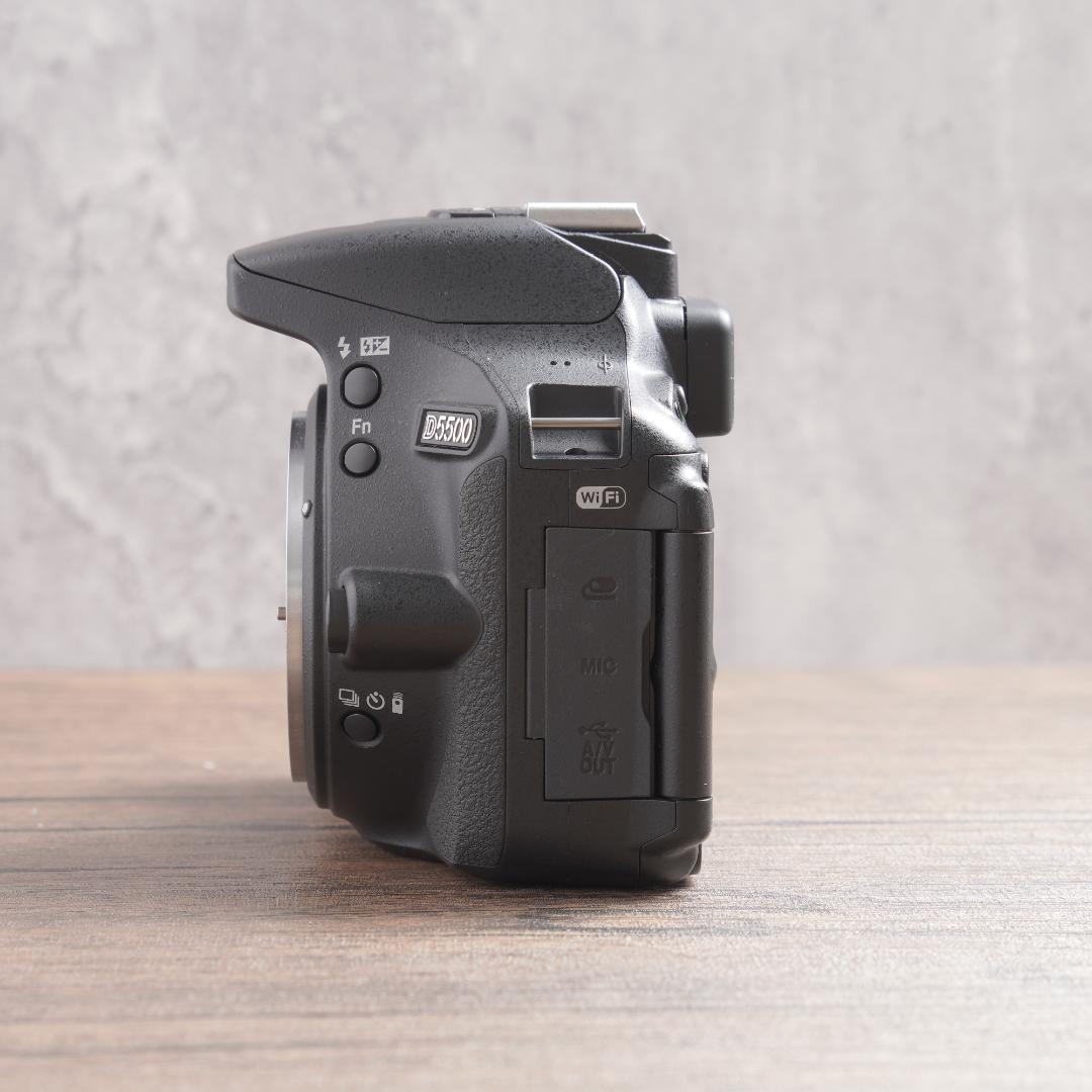✨ショット数5133回で美品✨自撮り✨Nikon D5500　965-1