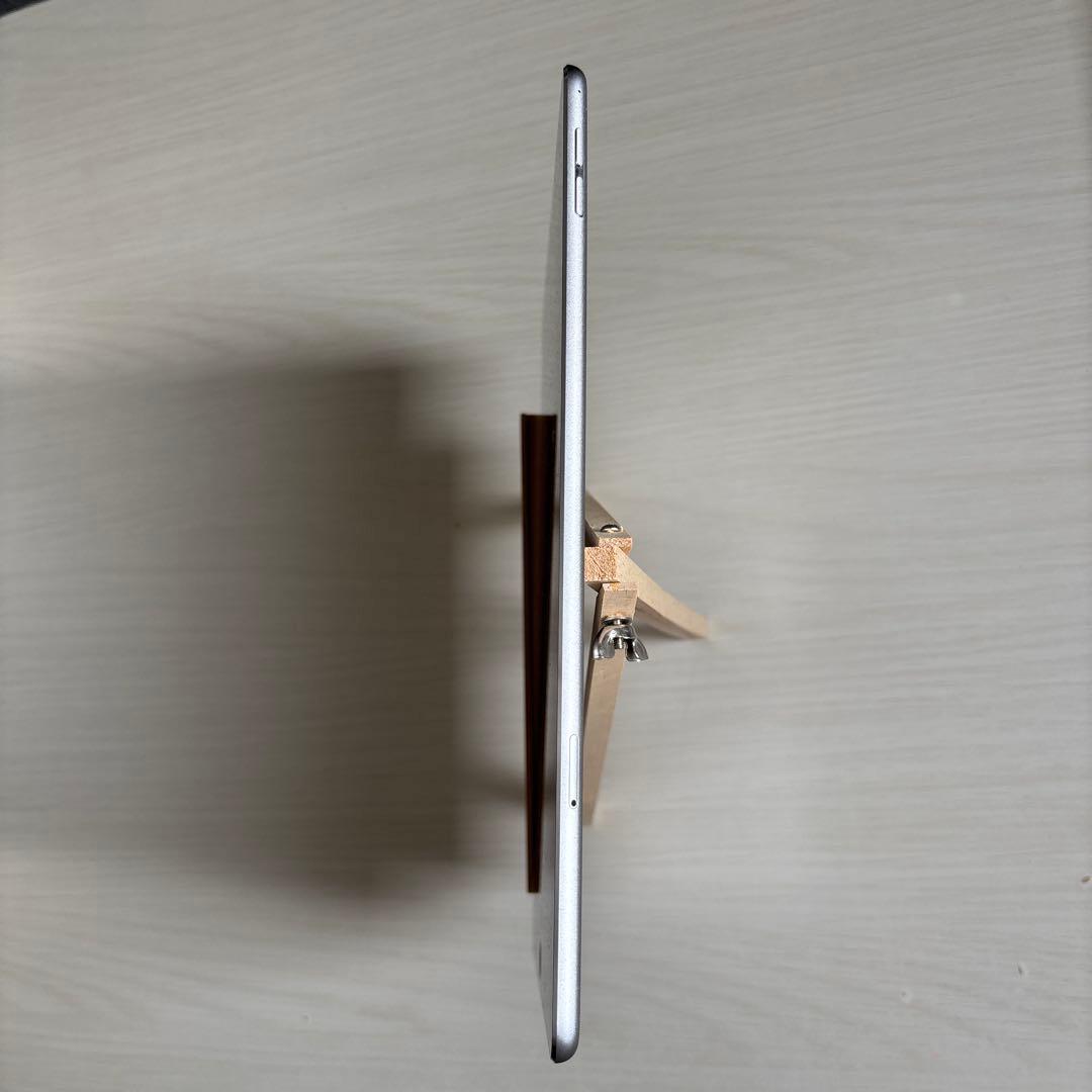 【美品】iPadAir2 64GB Wi-Fi + Cellularモデル