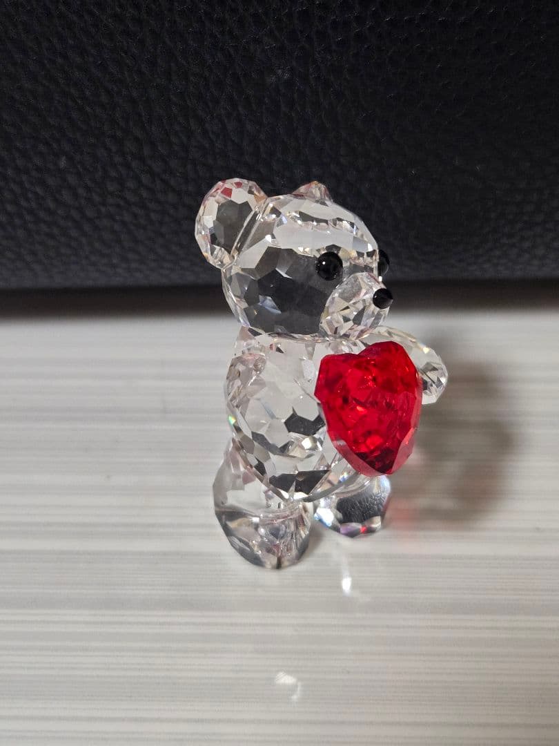 スワロフスキー クリスタル クマの置物 赤いハート