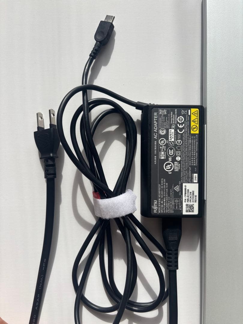 富士通 LIFEBOOK UH09/E3 Core i7 8GB 超軽量 本体