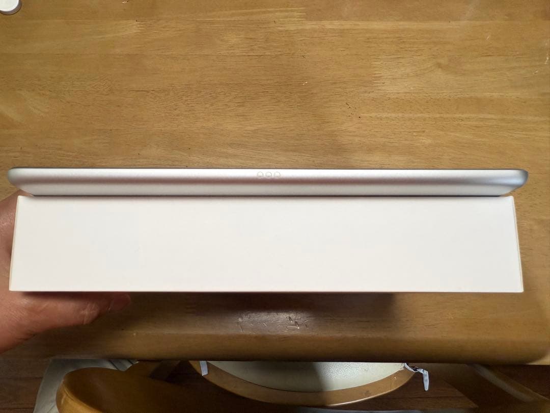 Apple iPad (第9世代) Wi-Fiモデル　256GB シルバー