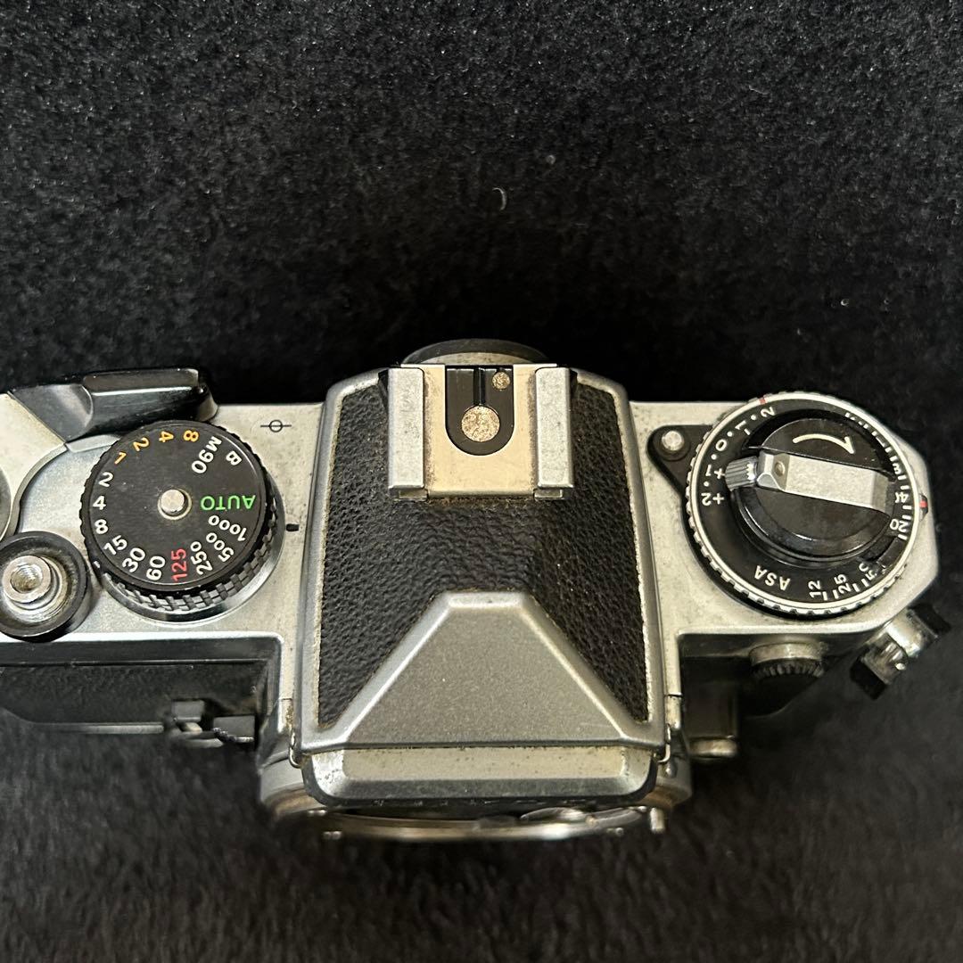 Nikon FE NIKKOR-H 50mmレンズ付き