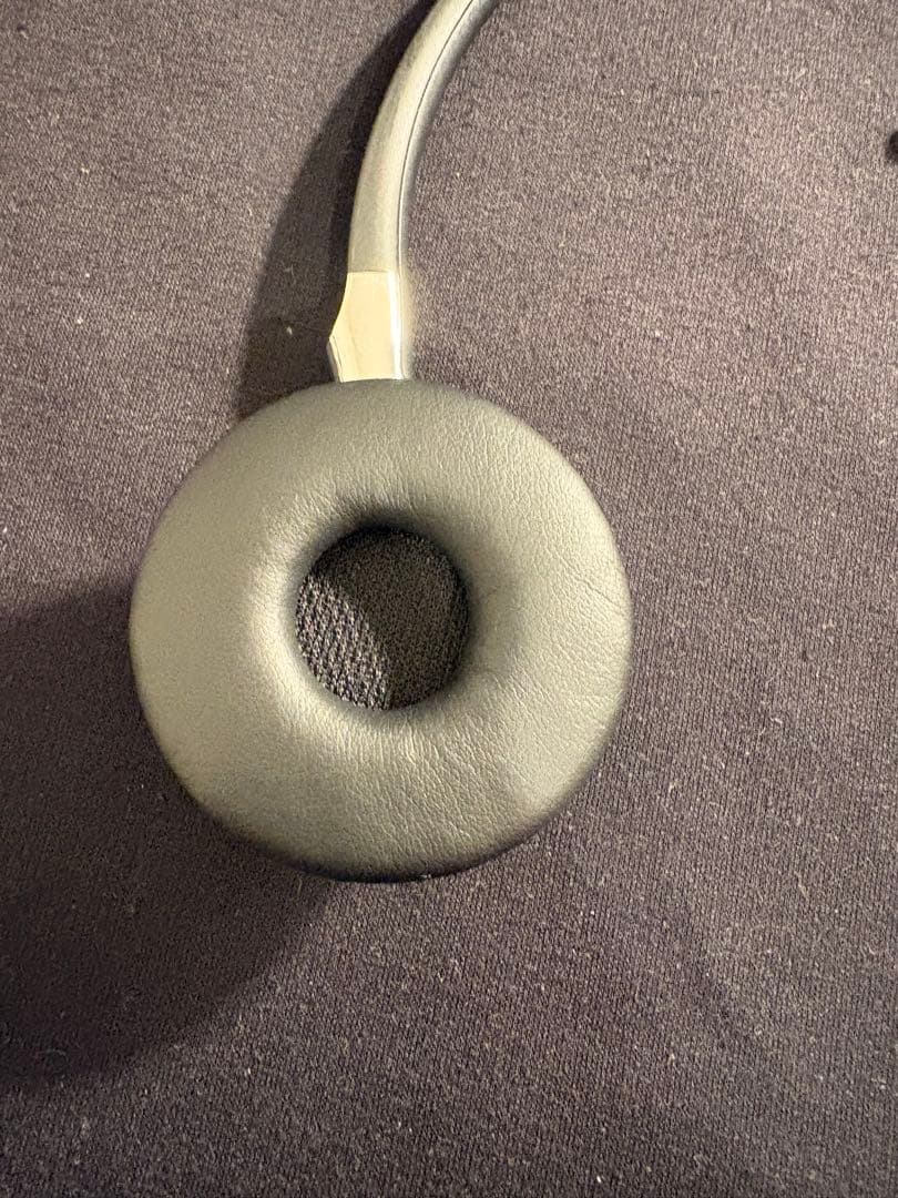 ノイズキャンセリング機能付きの有線ヘッドセット