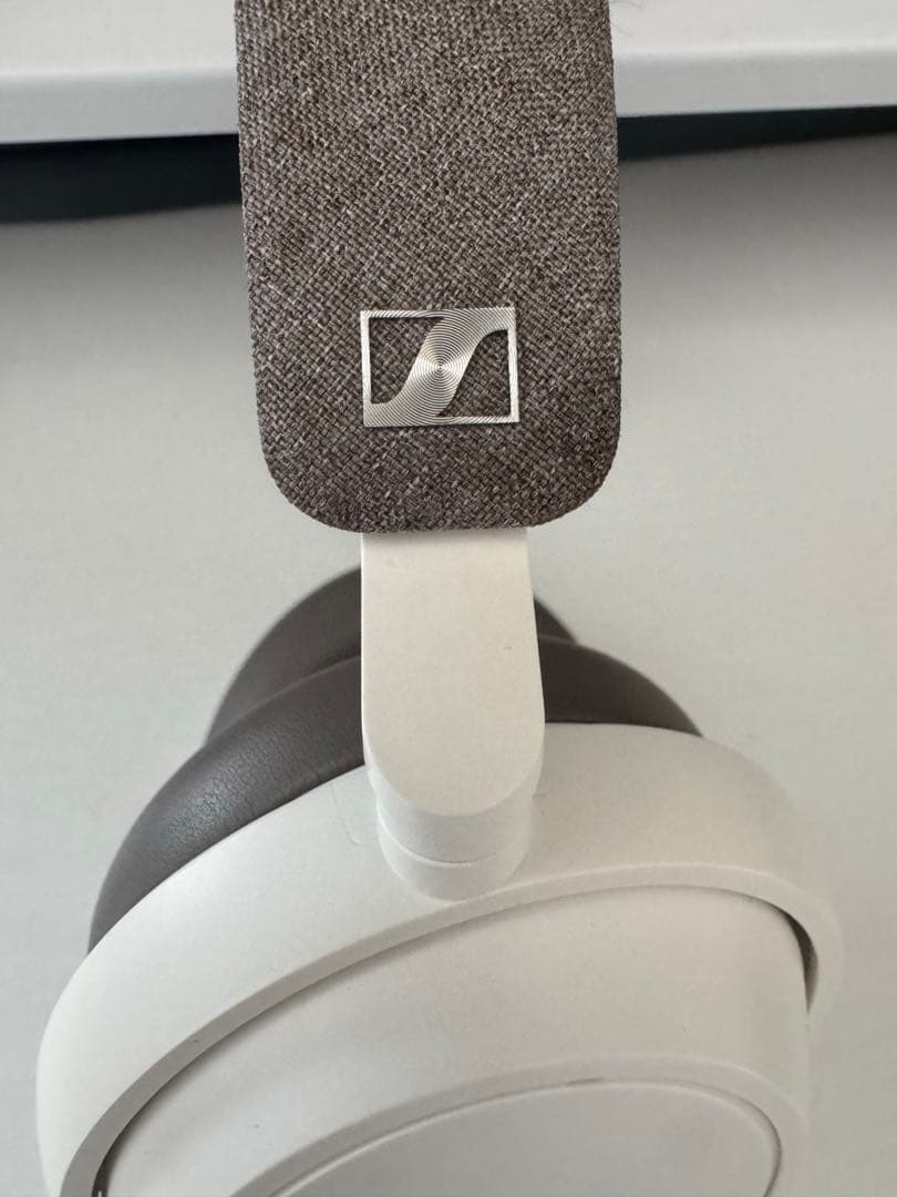 Sennheiser MOMENTUM4 ワイヤレスヘッドホンホワイトケース付き