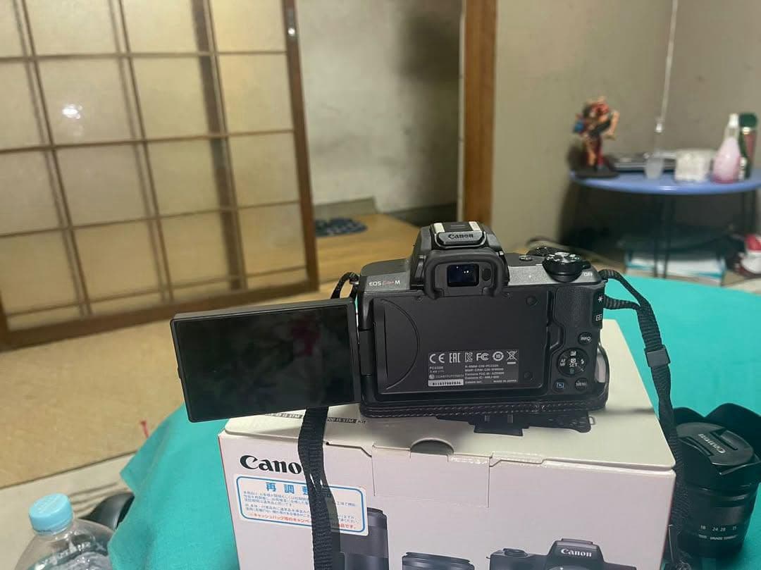 EOS M5 ミラーレス一眼 レンズ2本＋マクロレンズ付属 ほぼ未使用
