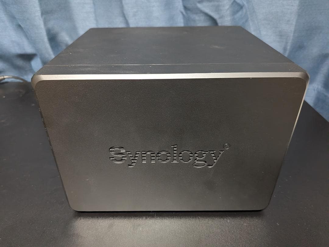 Synology DS420+【HAT3300-4Tほぼ未使用】×4,SSD×2