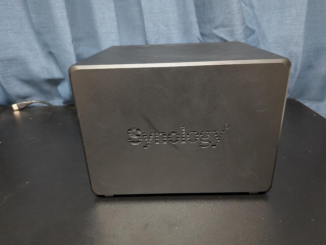 Synology DS420+【HAT3300-4Tほぼ未使用】×4,SSD×2