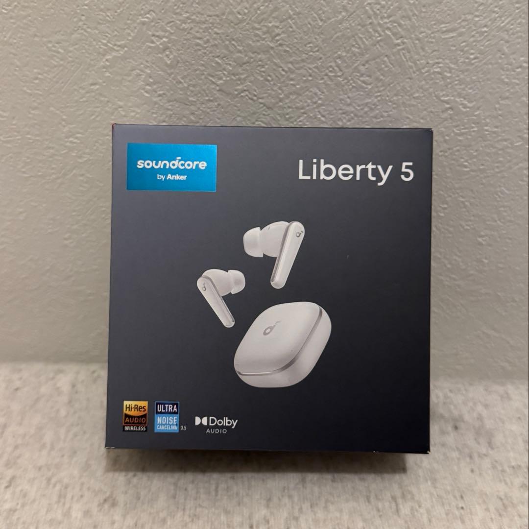 soundcore by Anker Liberty 5 ホワイト　ケース付き！