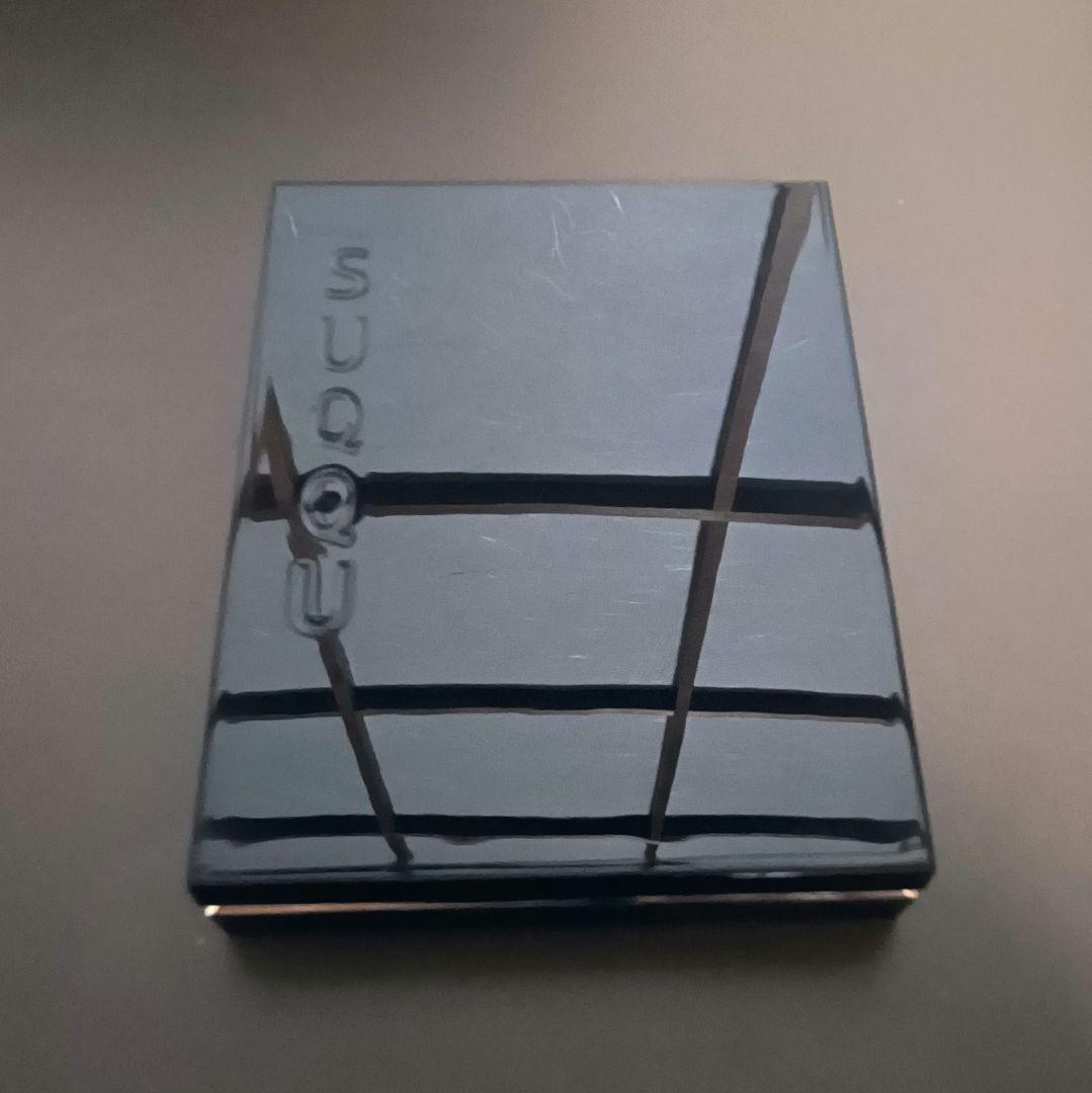 SUQQUウィンターコレクション　シグニチャーカラーアイズS02霜華