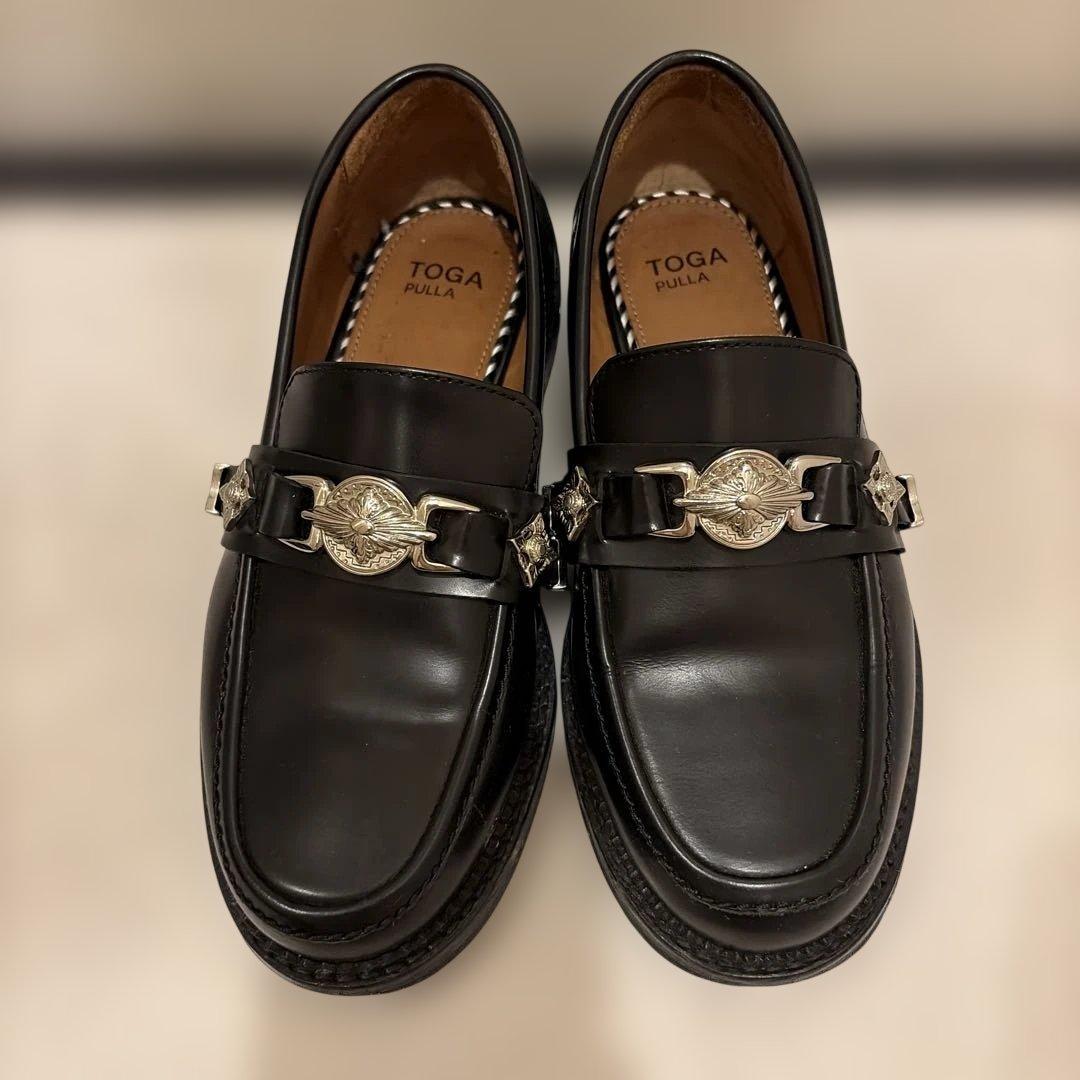 TOGA PULLA ブラックレザー ローファー