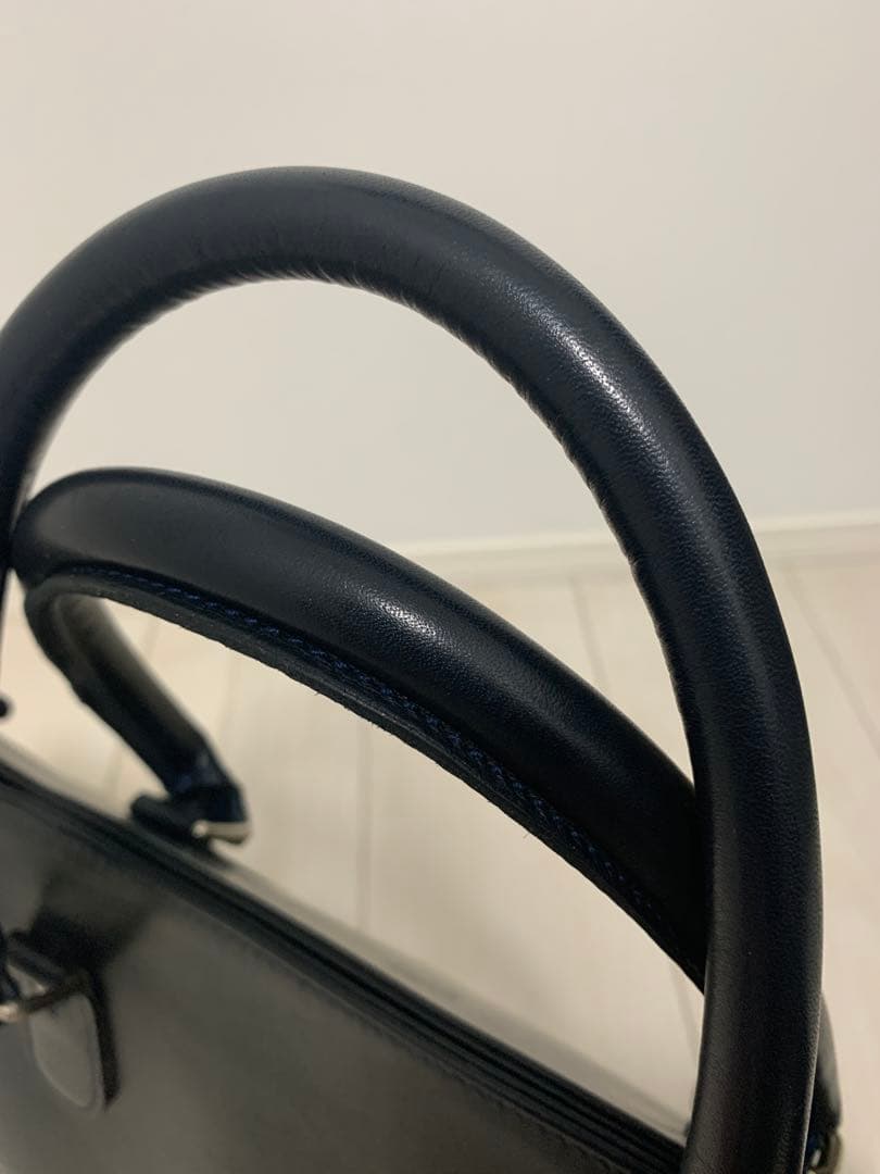 【期間限定値引きアリ　極美品】TUSTINGキンボルトン　ネイビー