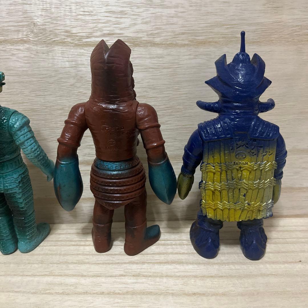 様用ポピー怪獣足製11体ソフビ