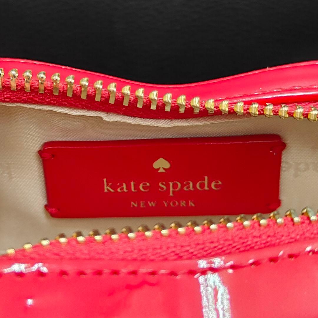 ケイトスペードニューヨーク　3Dリップ クロスボディ バッグ