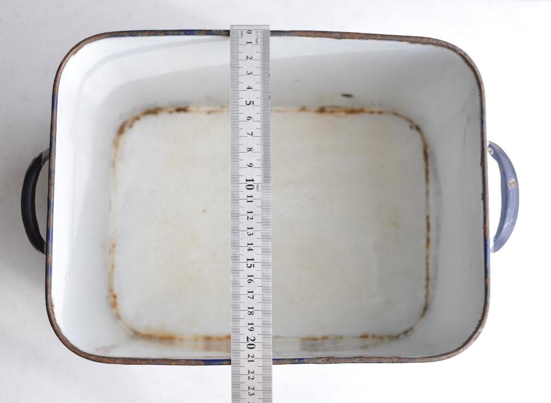 イギリスアンティーク　ホーローブレッド缶　シャビー　ビンテージ　蚤の市