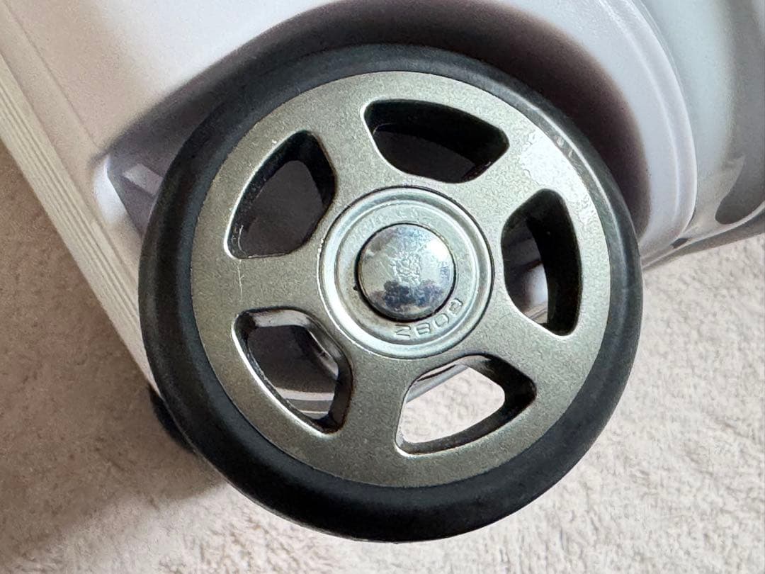 muta ムータ スーツケース キャリーケース ホワイト 32L 機内持込サイズ