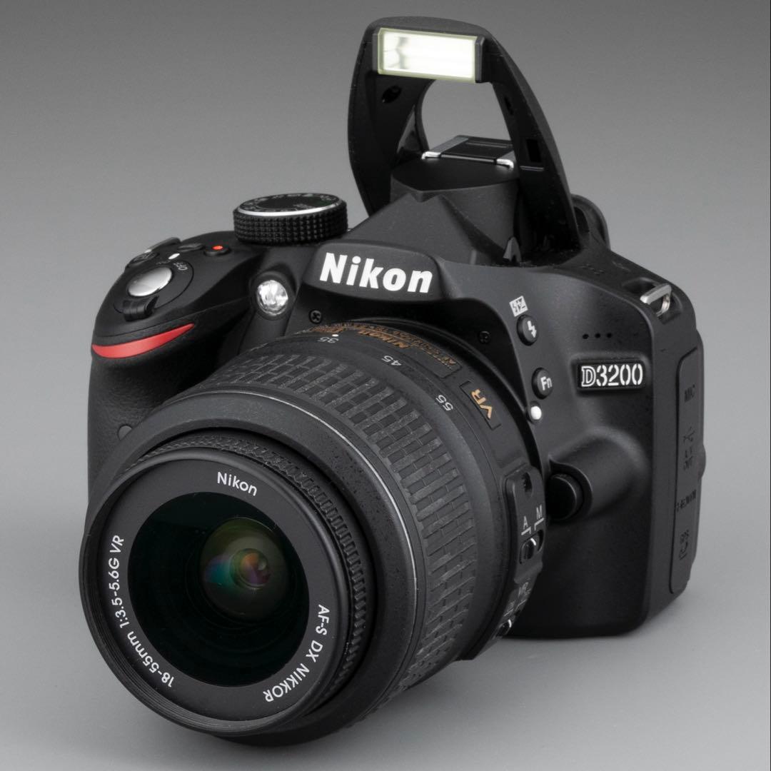 ニコン Nikon D3200+AF-S18-55/3.5-5.6G VR中古品
