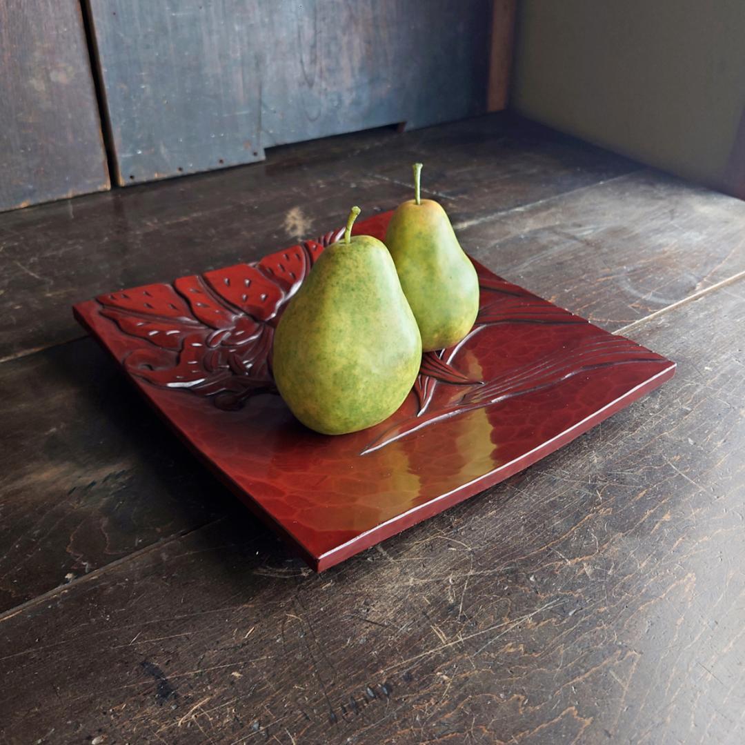 鎌倉彫　博古堂　24㎝　角皿・菓子器　ユリの花モチーフ