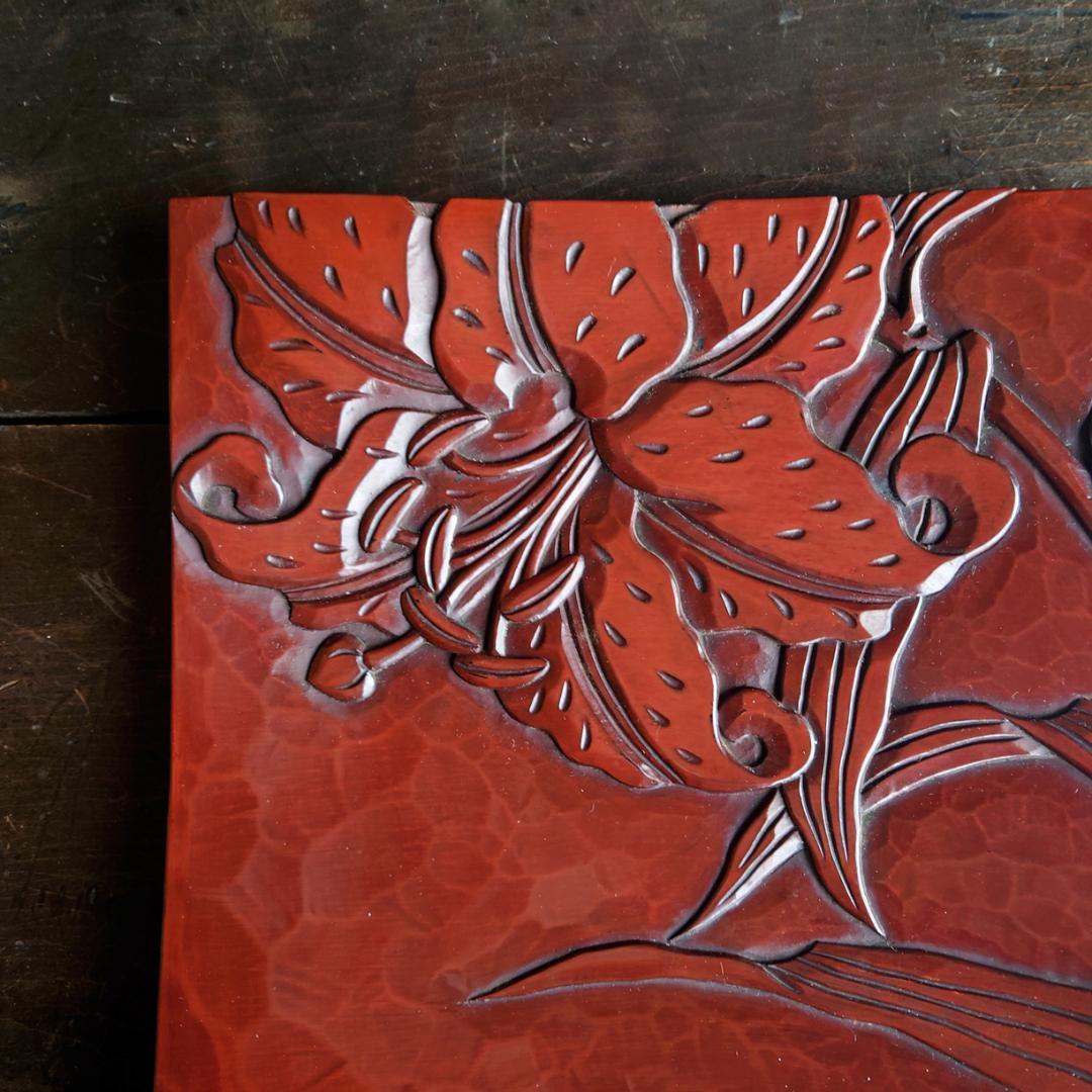 鎌倉彫　博古堂　24㎝　角皿・菓子器　ユリの花モチーフ