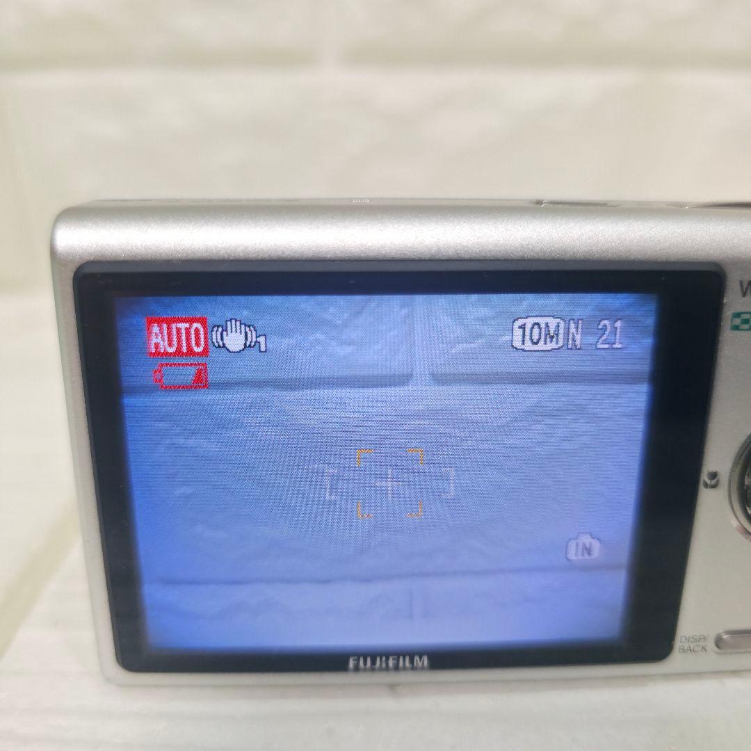 379】【美品】FinePix Z250fd コンパクトデジタルカメラ ホワイト