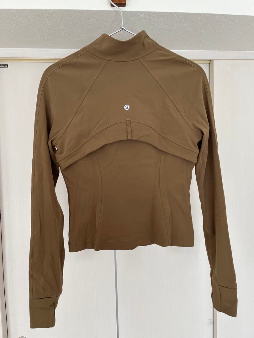 美品！ルルレモンlululemon ジャケット　キャメル　サイズ6