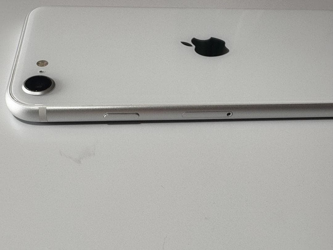 iPhone SE2 128GB 本体 SIMロックなし