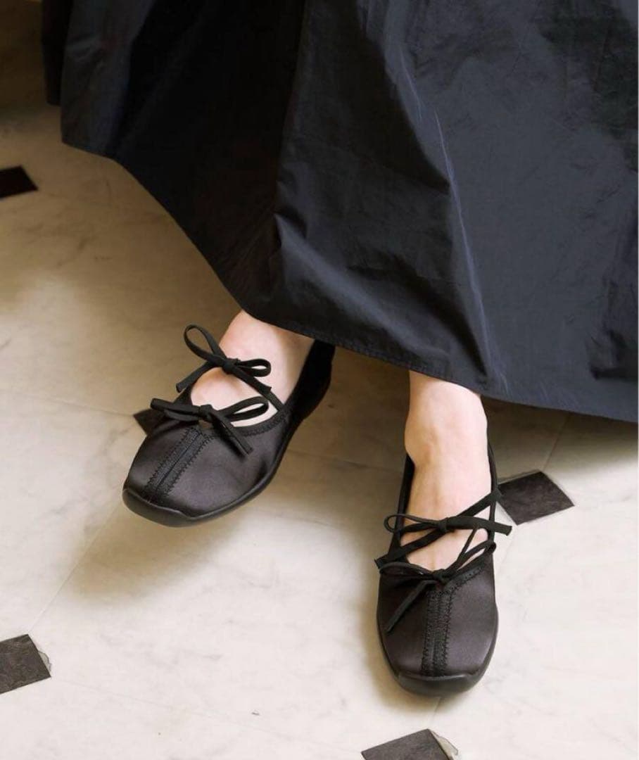 なほぼ新品 人気完売品 LE TALON Lダブルリボンバレリーナ23.5