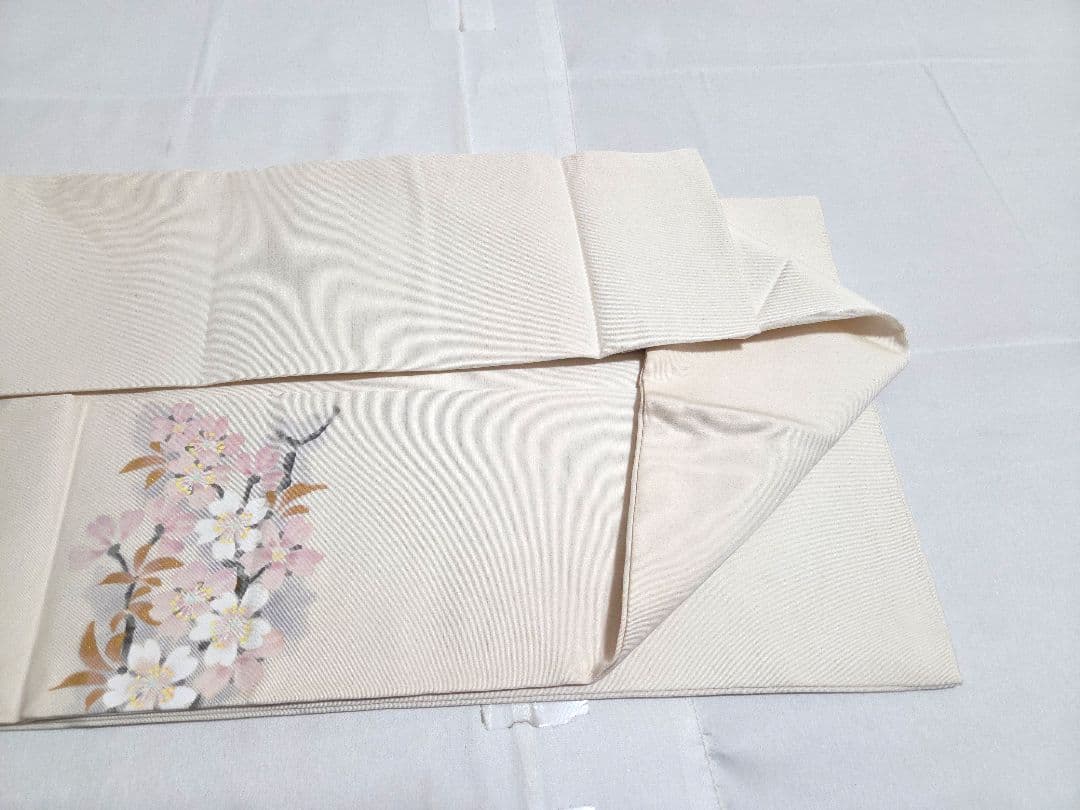 C 塩瀬 枝垂れ桜の花模様 金彩 白 太鼓 正絹 カジュアルな名古屋帯