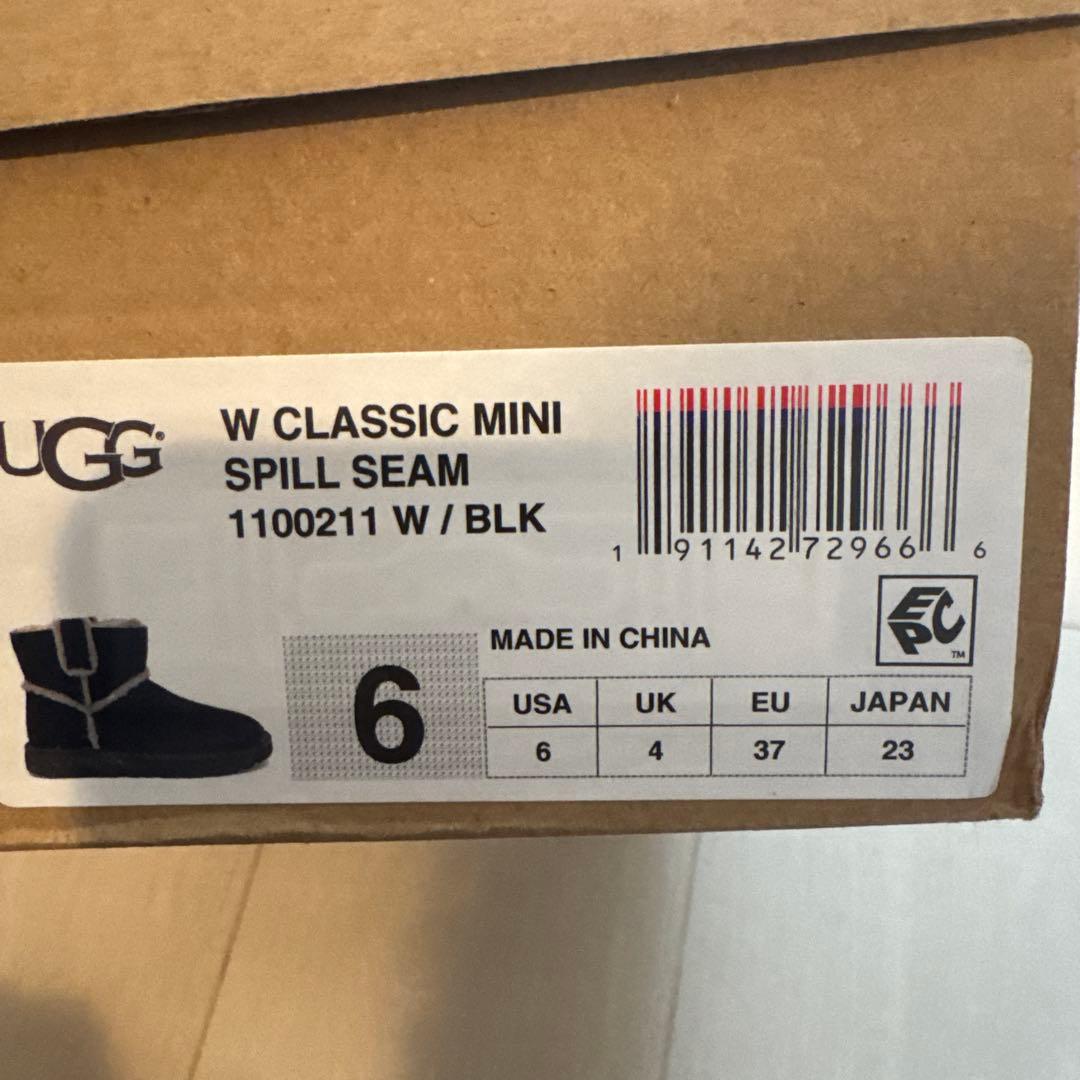 UGG クラシック ミニ スピル シーム ブーツ 1100211