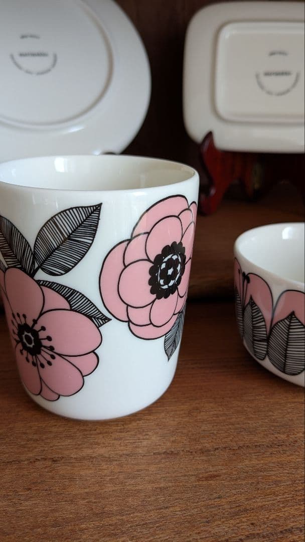美品 マリメッコ ケスティト ピンク 食器セット（プレート2、カップ、ボウル）