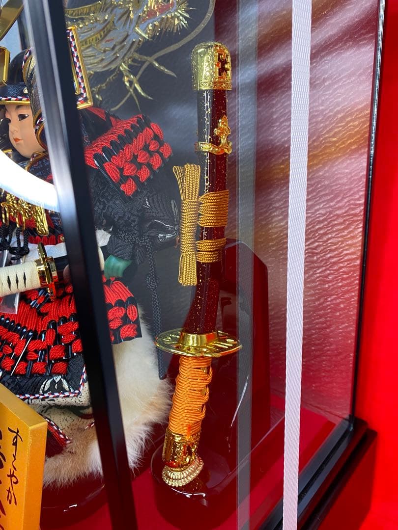 上杉謙信　東京久月　五月人形　家紋付き若大将飾りオルゴール付六角形ガラスケース入