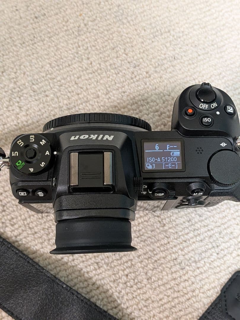 Nikon Z 6　ボディ　アクセサリー付き