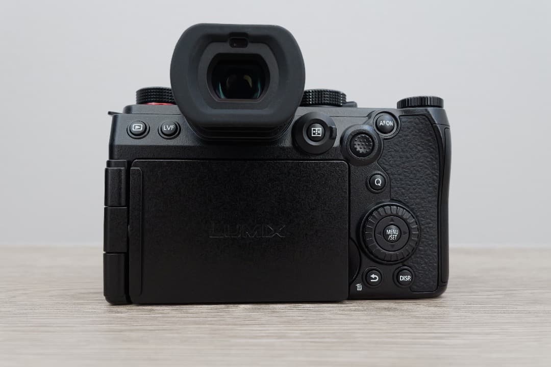 期間限定値引き中　パナソニック LUMIX DC-S5M2