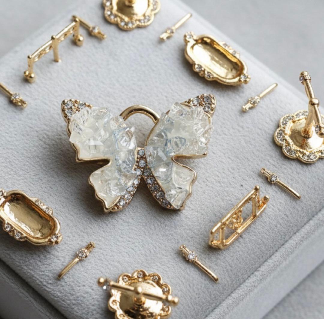 【ほぅ】天然水晶のバタフライモチーフネックレストップ