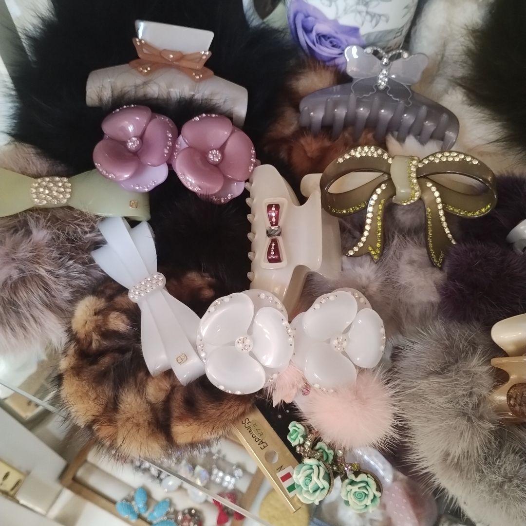 ②ー2 激レアな➠➠アレクサンドルドゥパリホワイトスワロフスキー双子カメリア