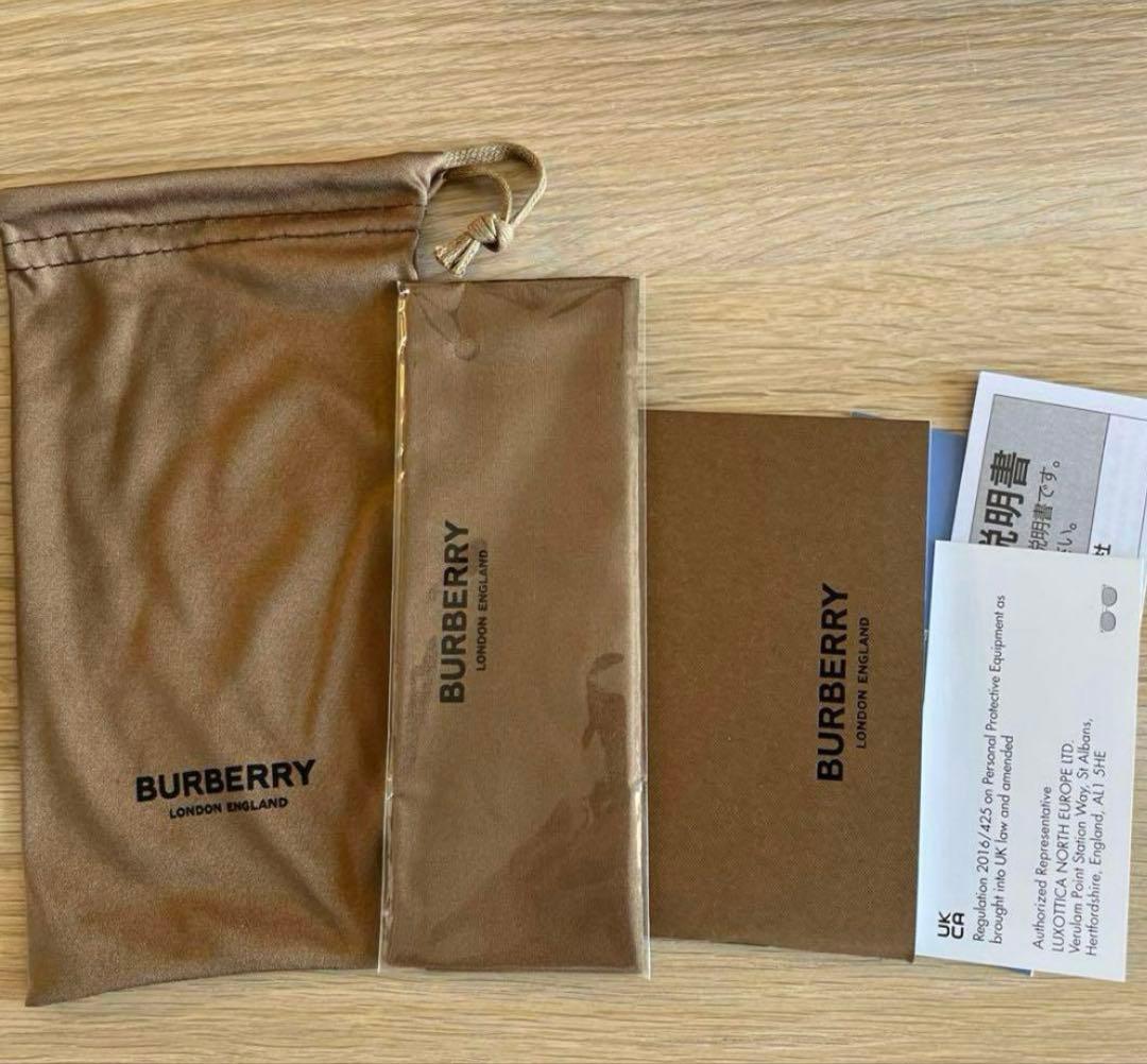 新品未使用　BURBERRY ロゴサングラス　ブラウン