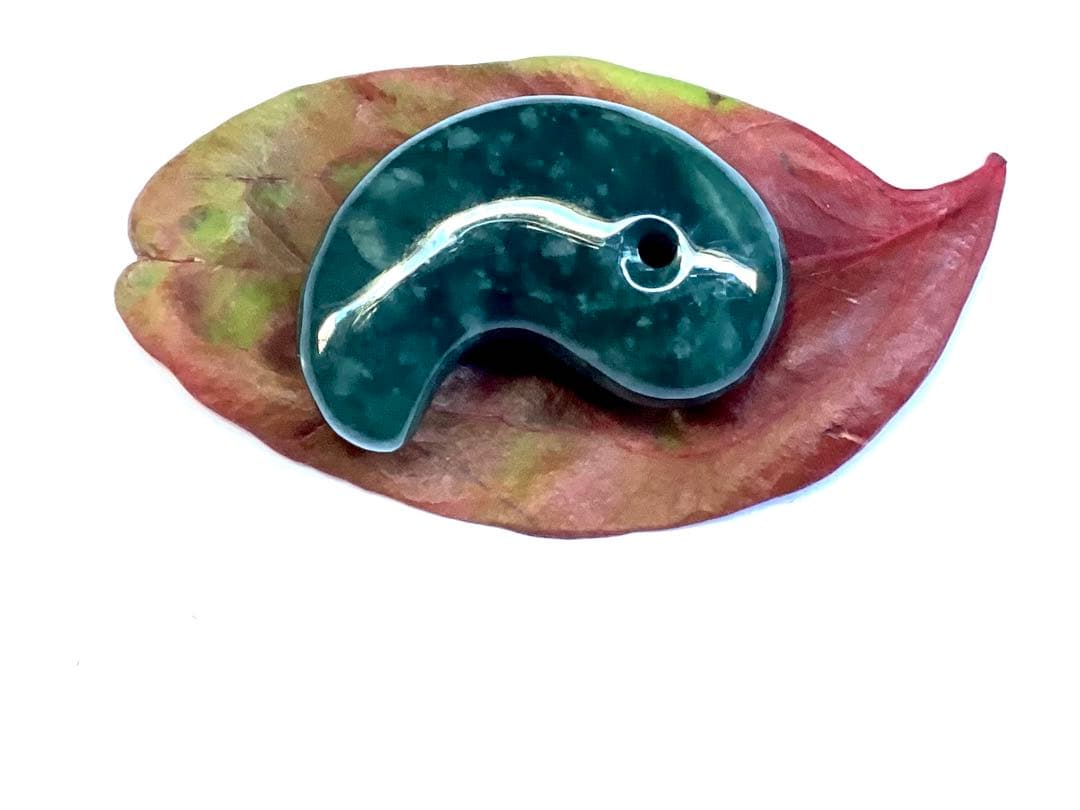 ✳premiumシリーズ　珍‼️希少吉兆雪輪文様 糸魚川青翡翠入りコン沢　鑑別書付