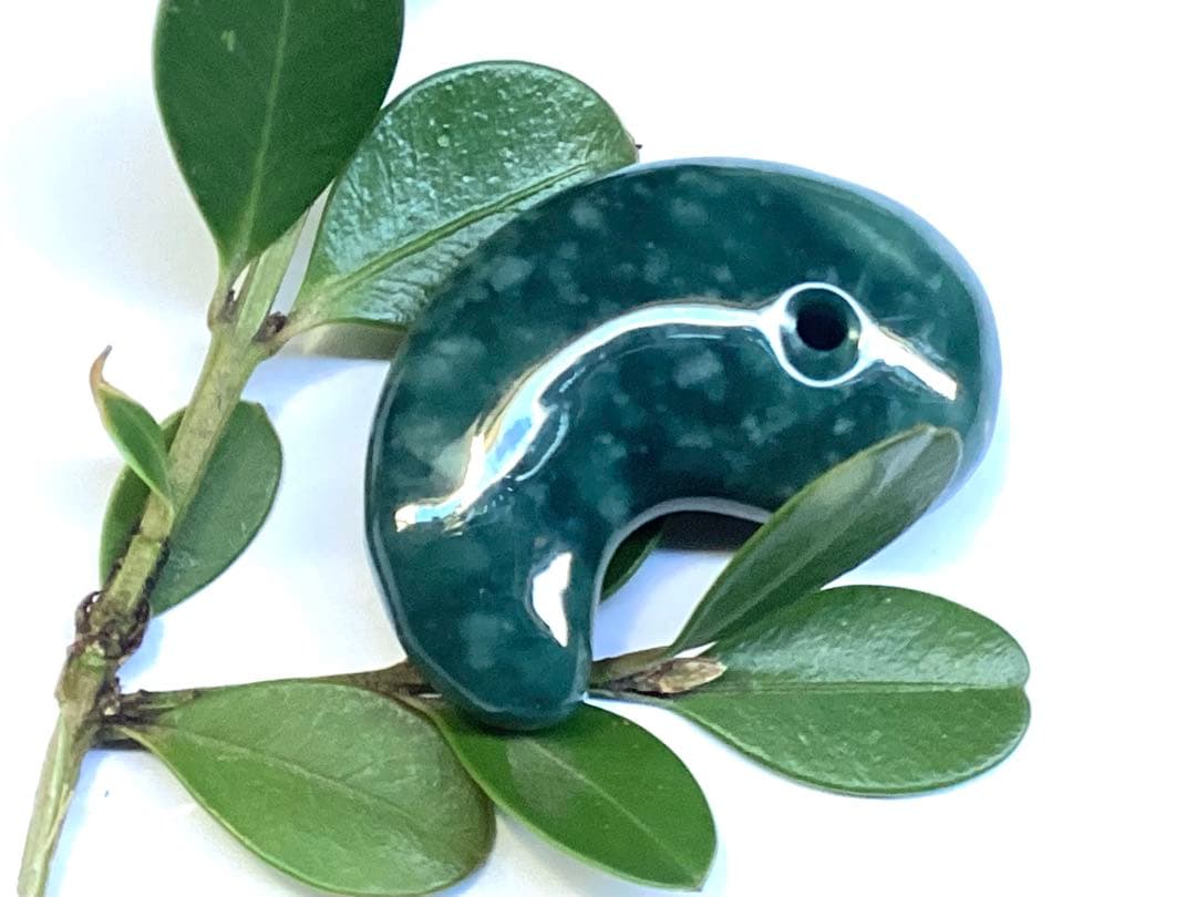 ✳premiumシリーズ　珍‼️希少吉兆雪輪文様 糸魚川青翡翠入りコン沢　鑑別書付