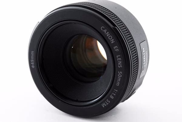 人気の単焦点 EF50mm F1.8 STM